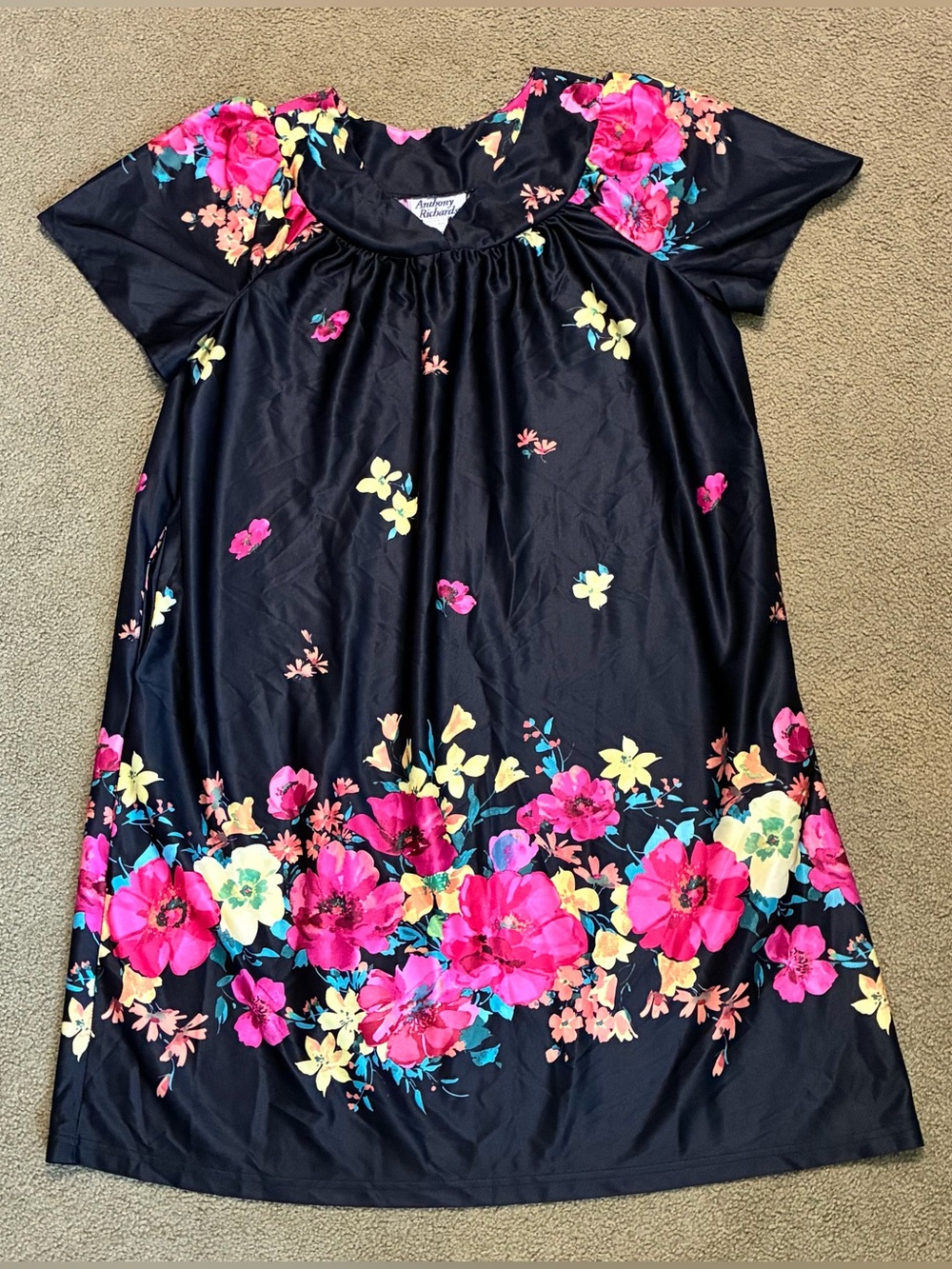 Anthony Richards Black Short Sleeve Nightgown Pink & Yellow Floral 1X Pockets